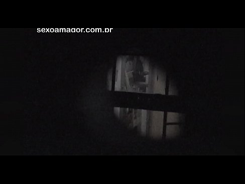 ❤️ Si Blondie ay lihim na nakunan ng video ng isang voyeur ng kapitbahayan na nakatago sa likod ng mga guwang na brick ☑ Homemade porn sa tl.porno-flix.ru