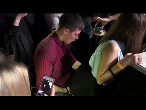 ❤️ Tunay na sex sa isang Russian nightclub. Ang 18-taong-gulang na batang babae na Ruso sa anus at puki ay nakipagkamay sa isang nightclub ☑ Homemade porn sa tl.porno-flix.ru